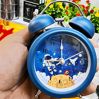 Relógio De Mesa Despertador Retrô Astronauta